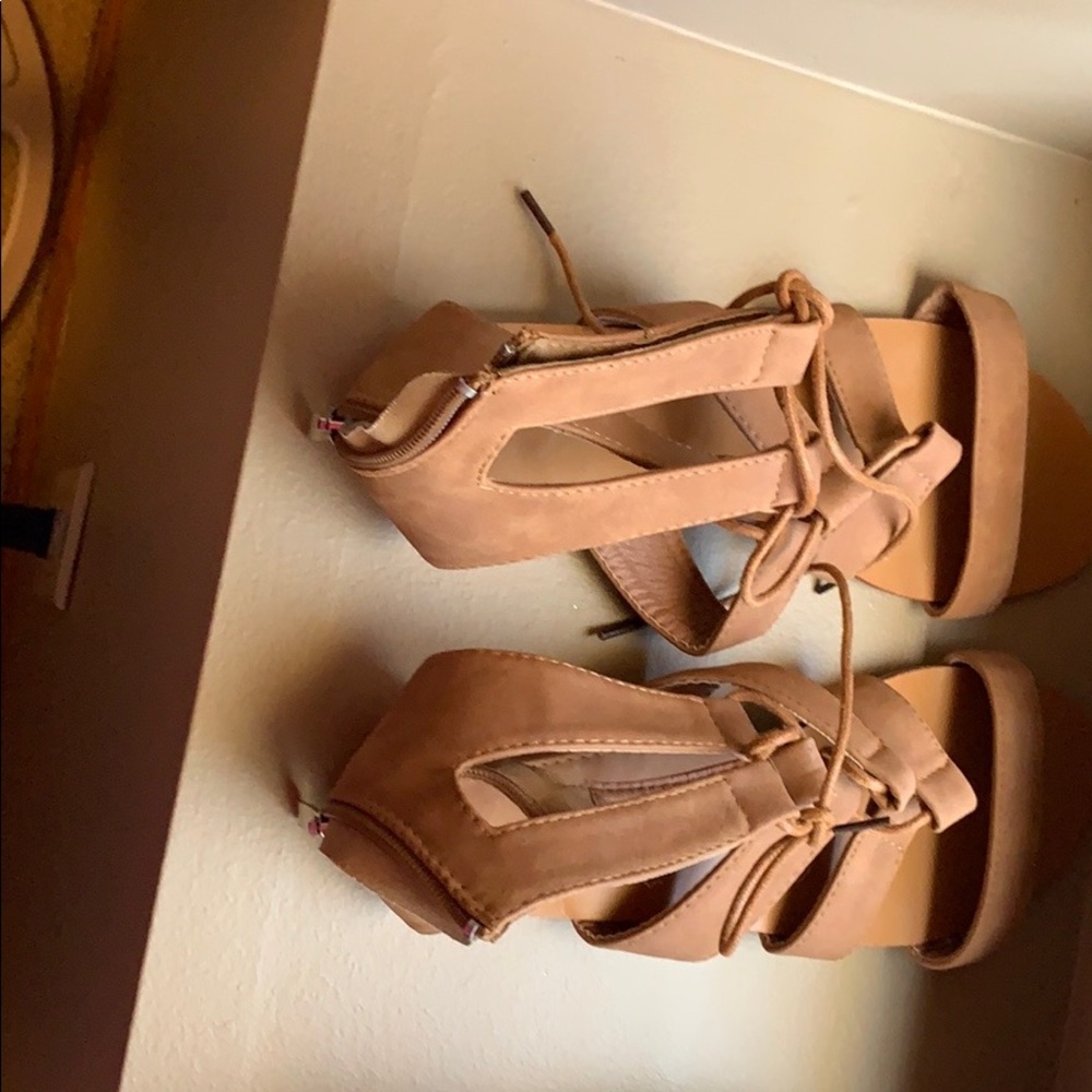 Shoes - Picture 2 of 8